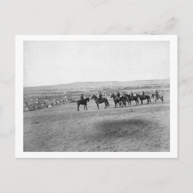 Cartão Postal Homens Militares Levantam Campo Lakota Distante (Frente)