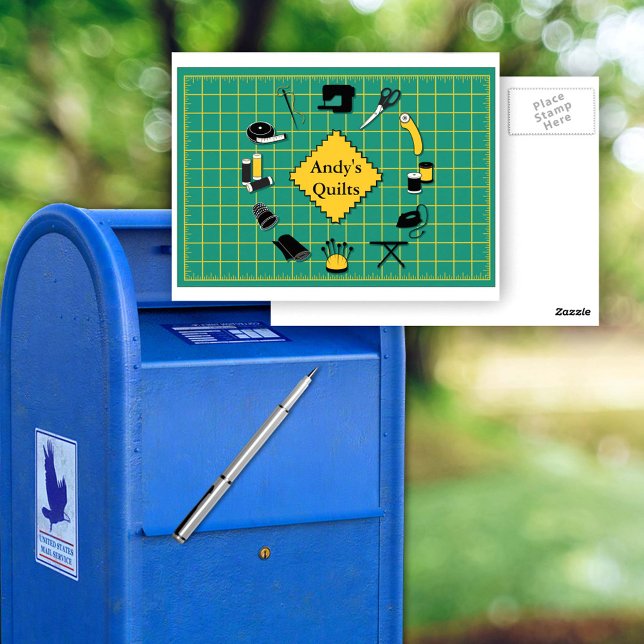 Cartão Postal Hora de encerramento Personalizar a etiqueta (Mail a postcard announcement or invitation for your quilting business or event!)