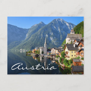Cartão Postal Igreja e vila de Hallstatt, Áustria com Alpes