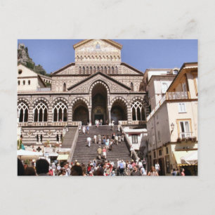 Cartão Postal Igreja em Amalfi, visitada por muitos turistas