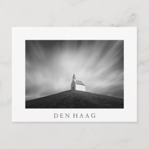 Cartão Postal Igreja em uma colina em preto e branco