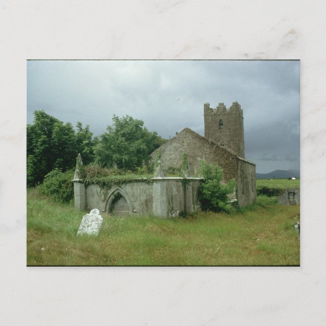 Cartão Postal igreja medieval e quintal (Frente)