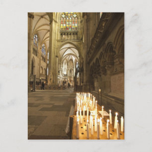 Cartão Postal Interior da Rua. Catedral de Peter em Regensburg