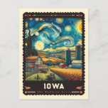 Cartão Postal Iowa | Vincent Van Gogh inspirado<br><div class="desc">Embarque em uma jornada pareada através do coração com "Iowa | Vincent van Gogh Inspirou cartão postal." Este cartão-postal transforma as paisagens quintessas de Iowa - desde as suas terras de cultivo até ao rio Serene Des Moines - numa canvas que ecoa o estilo vívido e giratório de Vincent van...</div>