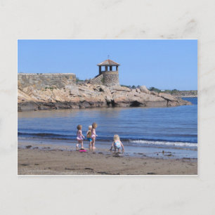 Cartão Postal Jogando na praia em Rockport, MÃES