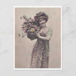 Cartão Postal Jovem Retro Vestida Belamente