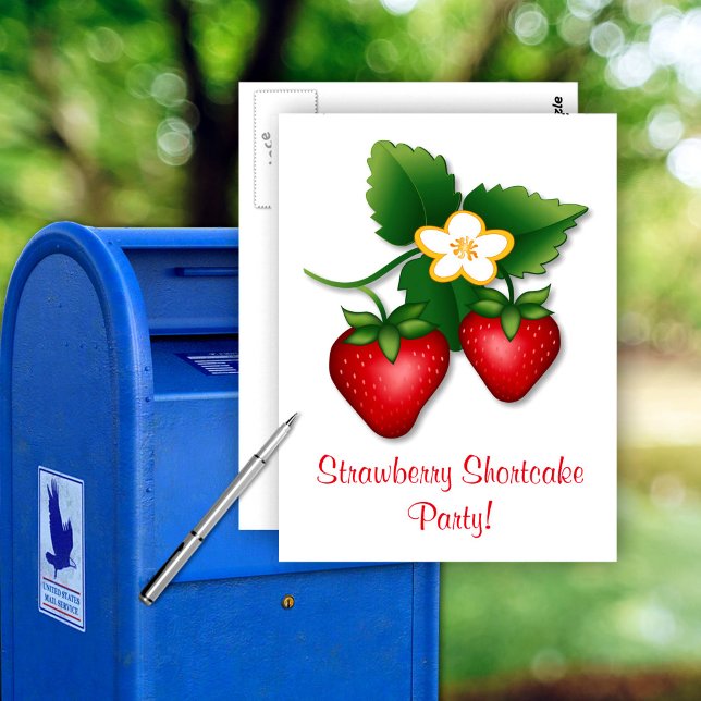 Cartão Postal Junte-se à nossa Festa da Strawberry Shortcake (Join our Strawberry Shortcake Party with a Postcard .Send a slice of summer sweetness. )