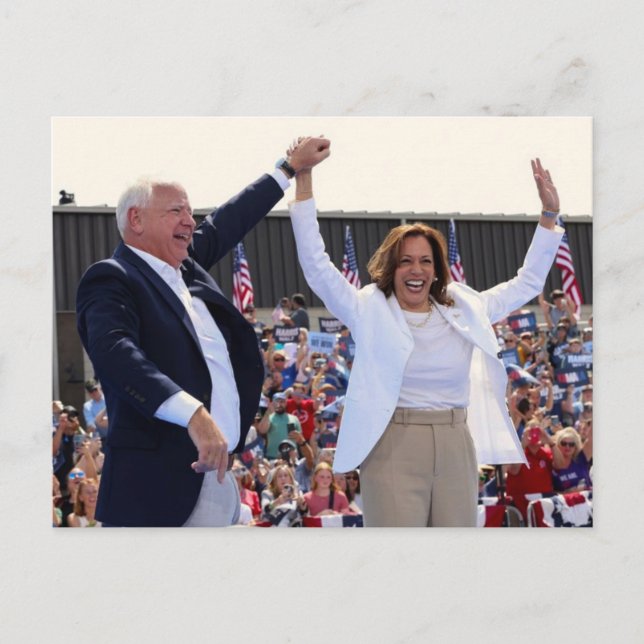 Cartão Postal Kamala Harris Tim Walz ao ar livre (Frente)