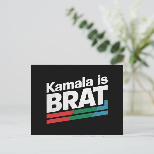 Cartão Postal Kamala Is Brat (Em pé/Frente)