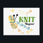 Cartão Postal Knit Acontece Que Tecidos De Fios De Várias Cores<br><div class="desc">Projetado para ser "para" ou "de" um tricô - este cartão postal engraçado é autoexplicativo, seja você um yarnaholic ou não. Este pequeno design esquisito carregar a frase do eterno "Knit Acontece". O ditado é escrito em tipografia mista verde e negra. O design apresenta uma bola de fio variegado em...</div>