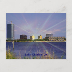 Cartão Postal Lago Charles, LA Skyline com Sunburst