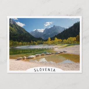 Cartão Postal Lago Jasna nos Alpes eslovenos no outono