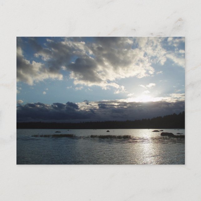 Cartão Postal Lago na Finlândia (Frente)