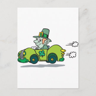 Cartão Postal Leprechaun Dirigindo Um Carro Verde