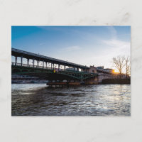 Levantamento do sol sobre a ponte Bir-Hakeim no in