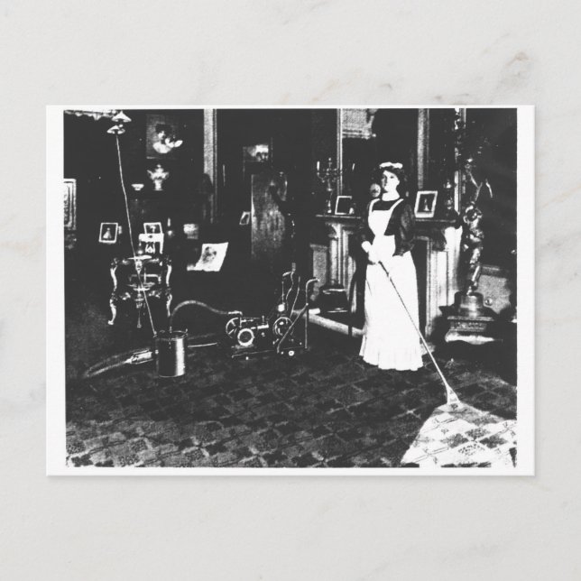 Cartão Postal Limpador de vácuo no trabalho (Frente)