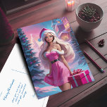 Cartão Postal Linda garota de Natal rosa 01<br><div class="desc">Ótima ilustração de uma linda garota de vestido cor-de-rosa e chapéu de Papai Noel com caixa de presentes perto da árvore de Natal. Escolha esta menina adorável em suítes de Papais noeis cercadas pela magia atmosfera cristã para celebrar suas férias com alegria e um toque de magia. Você pode encontrar...</div>