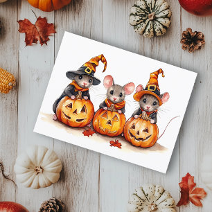 Cartão Postal Lindos ratinhos de aquarela no Halloween com abóbo