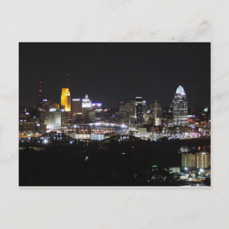 Cartão Postal Linha do horizonte Cincinnati à noite