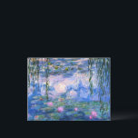 Cartão Postal Lírios de água<br><div class="desc">Water Lily é uma série de mais de 200 pinturas a óleo do Impressionista Francês Claude Monet. Esta pintura,  completada em 1919,  apresenta tons de azul e rosa.</div>