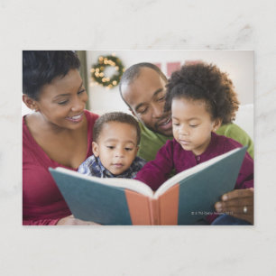 Cartão Postal Livro de leitura da família negra