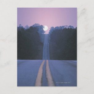 Cartão Postal Lua sobre estrada aberta