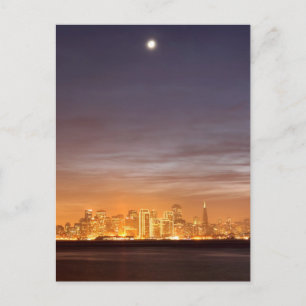 Cartão Postal Lua sobre São Francisco em dezembro nebuloso