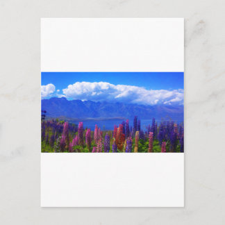 Cartão Postal Lupine Nova Zelândia em Queenstown sobre o Lago Wa