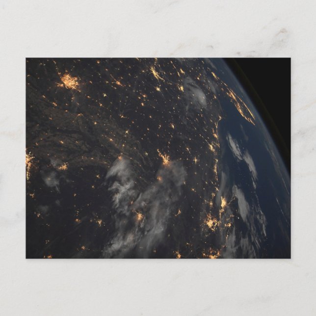 Cartão Postal Luzes Da Cidade À Noite No Planeta Terra (Frente)