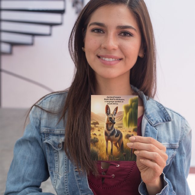 Cartão Postal Majestoso Aardwolf Hyena em Campos Ouros (Criador carregado)