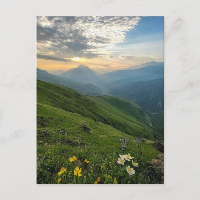 Cartão Postal Majestoso amanhecer nas Terras Altas da Rússia (Frente)