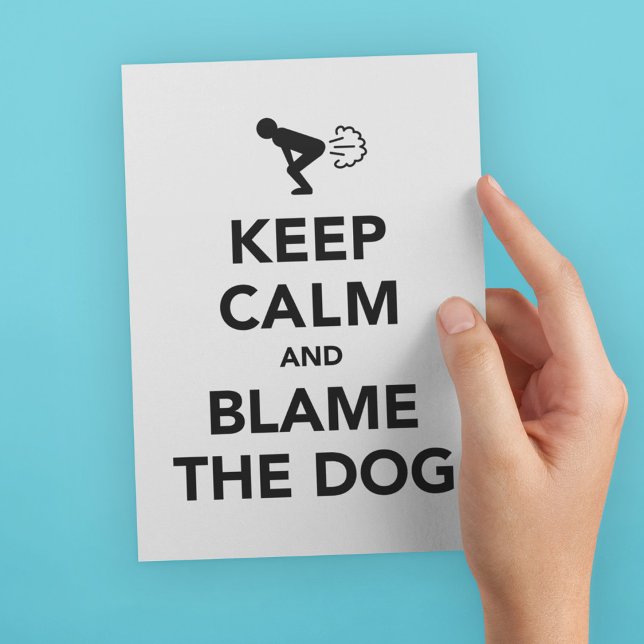 Cartão Postal Mantenha a Calma e Culpe o Cão (Criador carregado)
