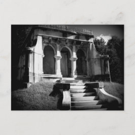 Cartão Postal Mausoléu numa colina