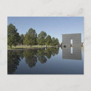 Cartão Postal Memorial Nacional de Oklahoma City, Espelho d'Água