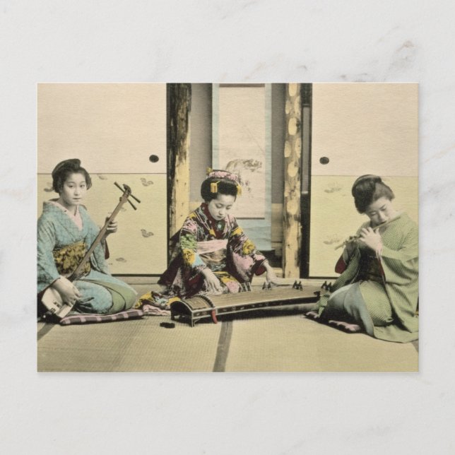 Cartão Postal Meninas japonesas tocando flauta, 'koto' e samis (Frente)