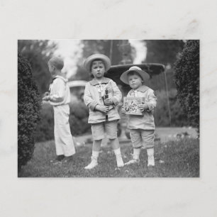 Cartão Postal Meninos com Brinquedos, 1915