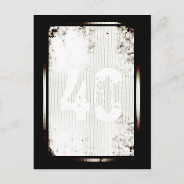 Cartão postal minimalista pós-moderno aniversário  (Frente)