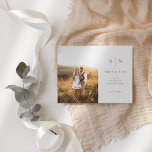 Cartão Postal Mínimo e Chic | Foto Boho Wedding Obrigado<br><div class="desc">Este elegante e moderno obrigado de casamento que vocês cartões postais apresentam um simples boho terracotta e design de texto branco que exude o estilo minimalista,  com sua foto de casamento pessoal favorita. Adicione suas iniciais ou monograma para torná-las completamente suas.</div>