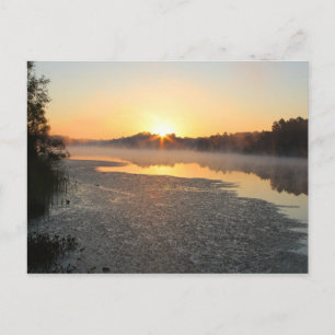 Cartão postal Misty Lake Sunrise