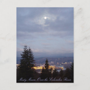 Cartão Postal Misty Moon sobre o rio Columbia