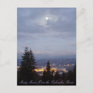 Cartão Postal Misty Moon sobre o rio Columbia