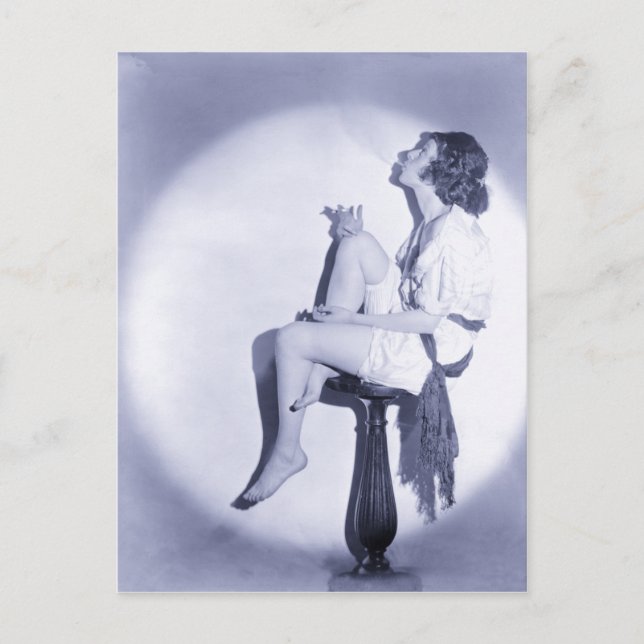 Cartão Postal Moda de 1920 com modelo de fumagem (Frente)