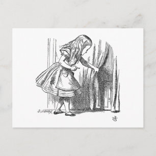 Cartão Postal Modelo Alice Procurando a Porta
