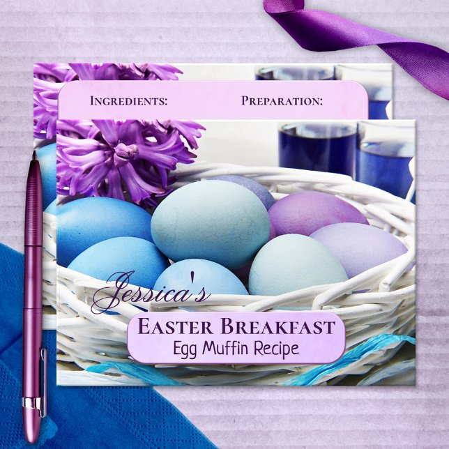 Cartão Postal Modelo de recebimento de café da manhã de Páscoa p (Easter breakfast or brunch recipe postcard with an image of painted eggs in festive purple and blue)