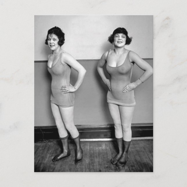 Cartão Postal Modelos de roupa de banho (Frente)