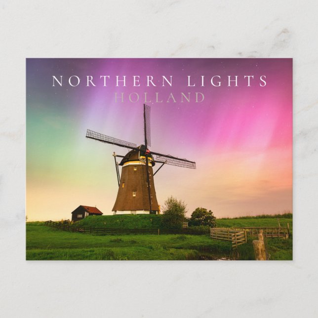 Cartão Postal Moinho de vento tradicional sob a Aurora Boreal (Frente)