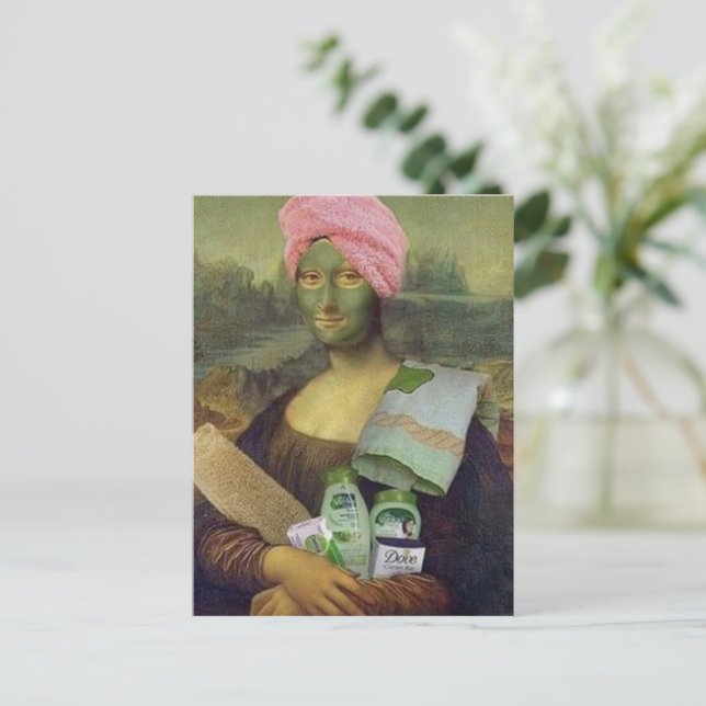 Cartão Postal Mona Lisa engraçada fazendo o Skincare Leonardo da (Em pé/Frente)