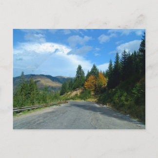 Cartão Postal Montanhas da Moldávia no outono