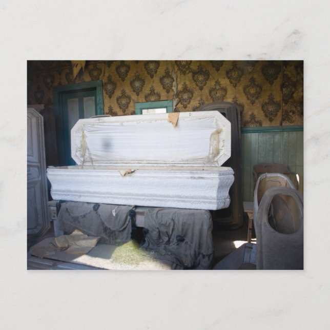 Cartão Postal Morgue da Cidade do Caixão Aberto (Frente)