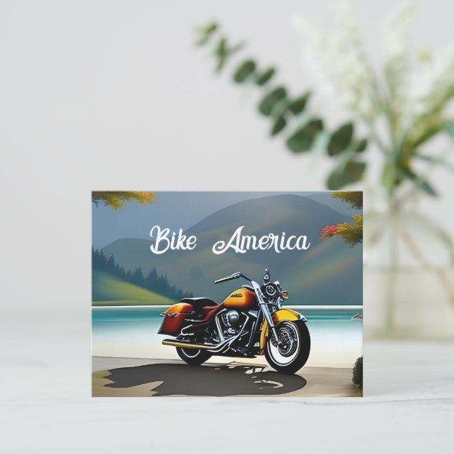 Cartão Postal Motocicleta estacionada perto do lago (Em pé/Frente)
